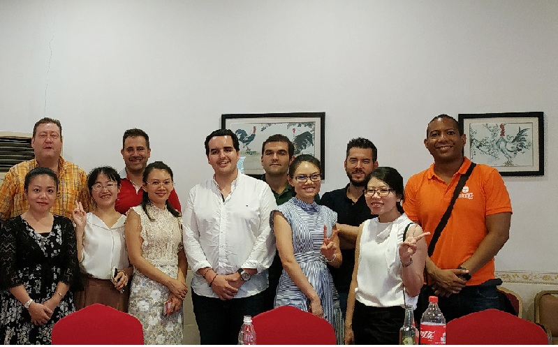 占領歐洲市場！西班牙各大客戶來公司洽談老年人智能代步車項目！[元亨電動]